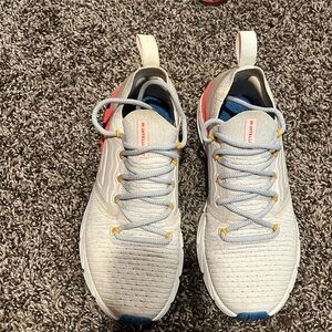 Under Armour running shoes. Speedfoam 2.0